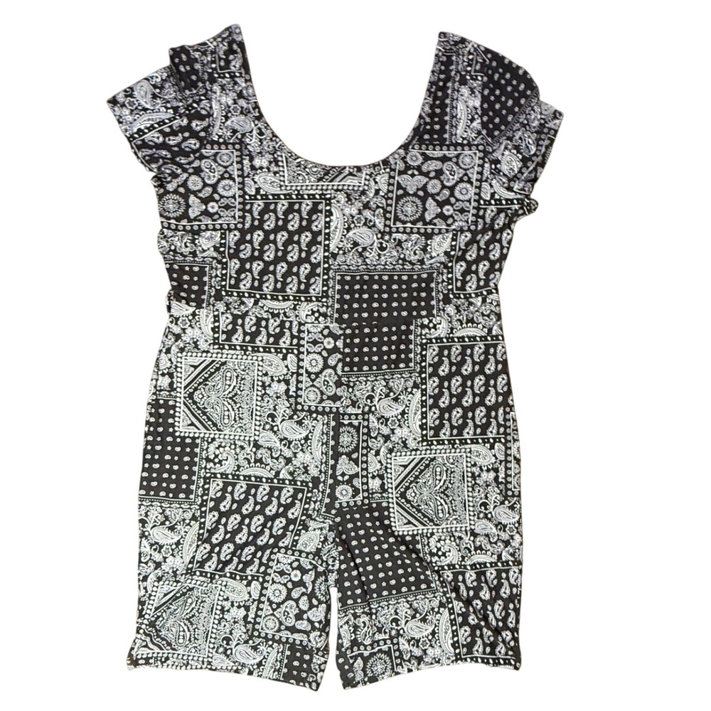 Almost Famous Romper Black‎ White Paisley Print Short Sleeve Jumpsuit 2X